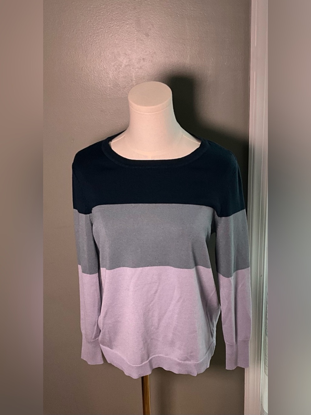 Colorblock Long Sleeve Crewneck Top - Navy, Gray & Lilac